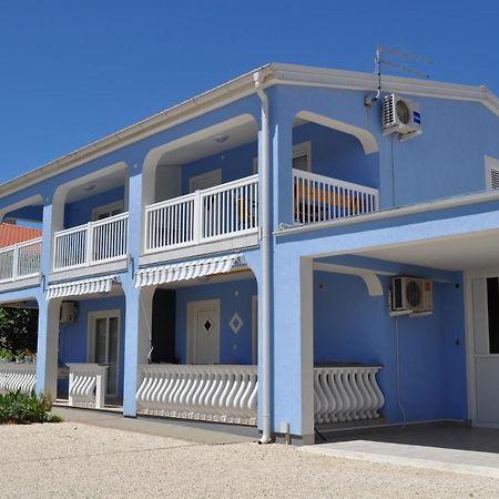 Marina Apartments Вир Экстерьер фото